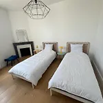 Appartement Superbe Duplex T4, Au Coeur De Batz, A Pied ! *