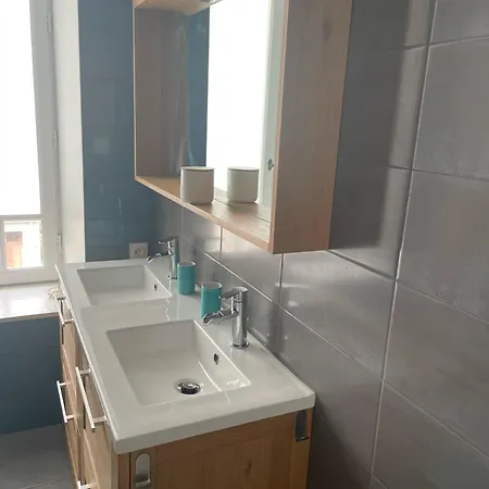 Superbe Duplex T4, Au Coeur De Batz, A Pied ! 아파트